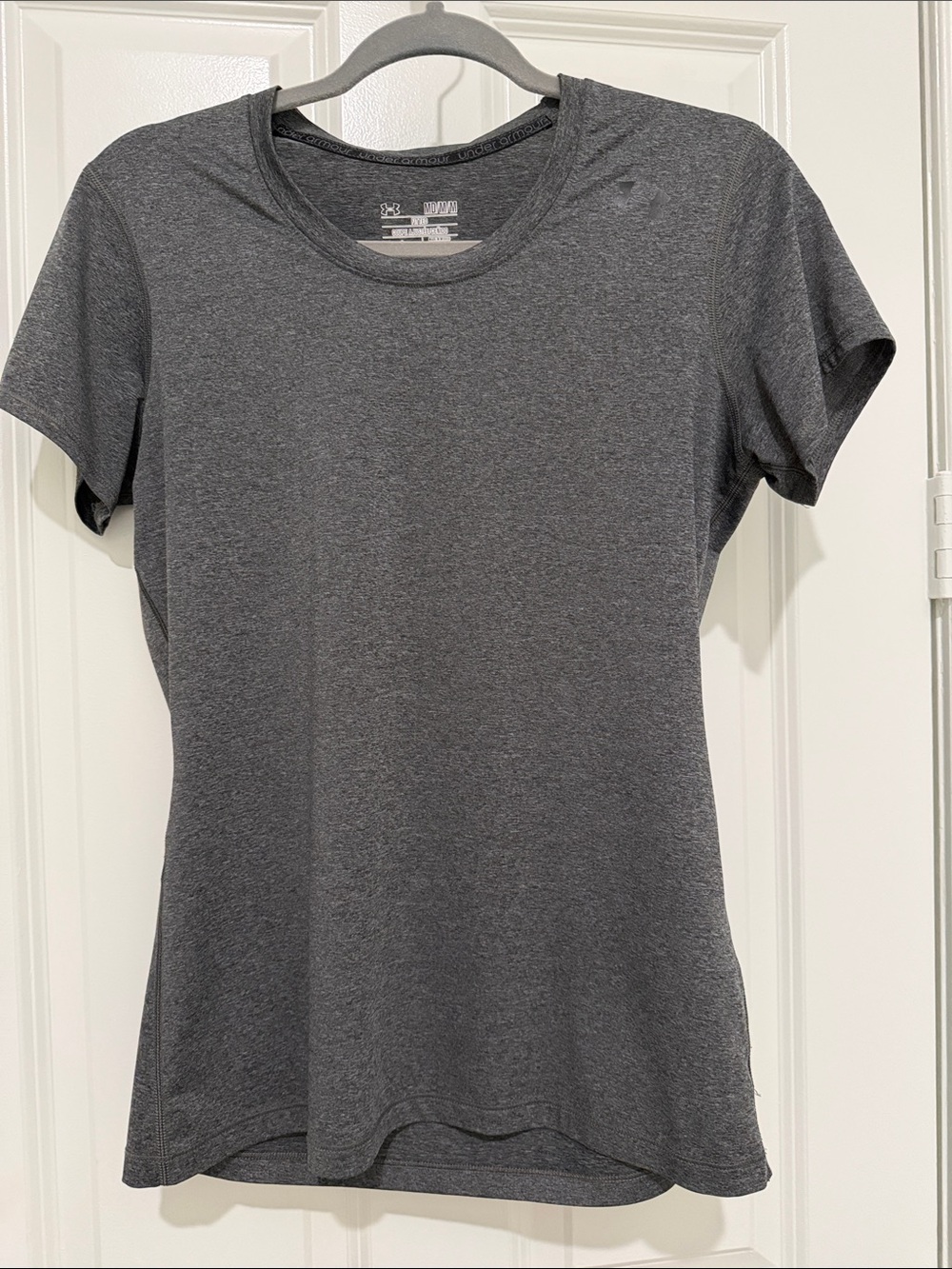 Under Armour Women's Heather Charcoal Gray Short Sleeve Tee